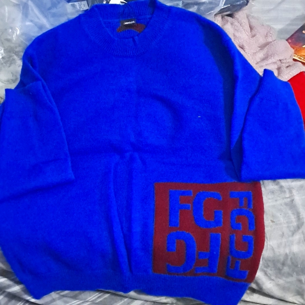 MENS/WOMENS SWEATERS